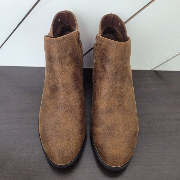 NEW Bella-Vita Bobbi Womens 7M Tan Ankle Booties Zipper & Stacked Heel/ 7CT - Picture 3 of 9